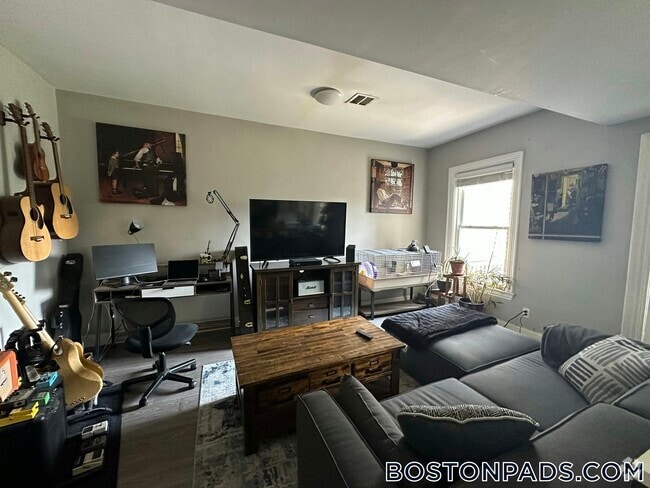 Building Photo - 133 Eutaw St Rental