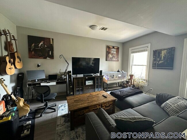 Building Photo - 133 Eutaw St Rental