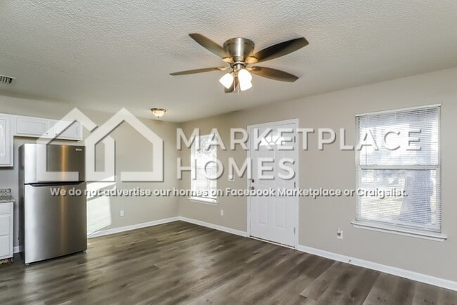 Building Photo - 1127 S 11th St Rental