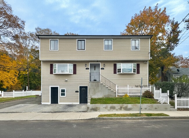 Building Photo - 5 Van Buskirk Ave