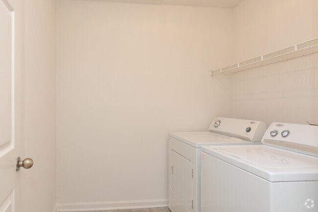 2BR, 2 BA - 1,025 SF