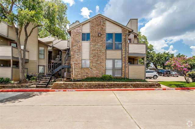 Building Photo - 1600 Pecan Chase Cir Unit 6 Rental