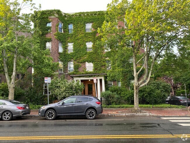 Building Photo - 315 Harvard St Unit 1 Rental