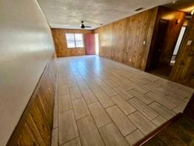 Photo - 415 Station Crossing Dr Unit B