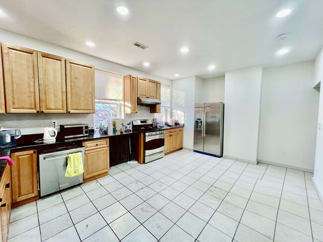 Photo - 16 Copenger St Unit 12