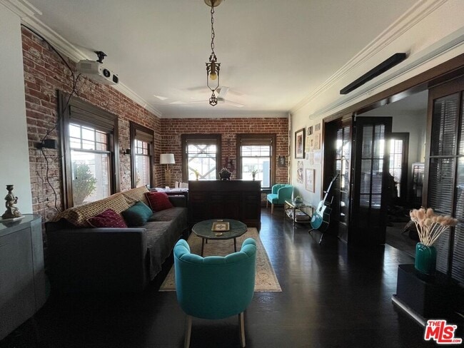 2121 James M Wood Blvd Unit 201