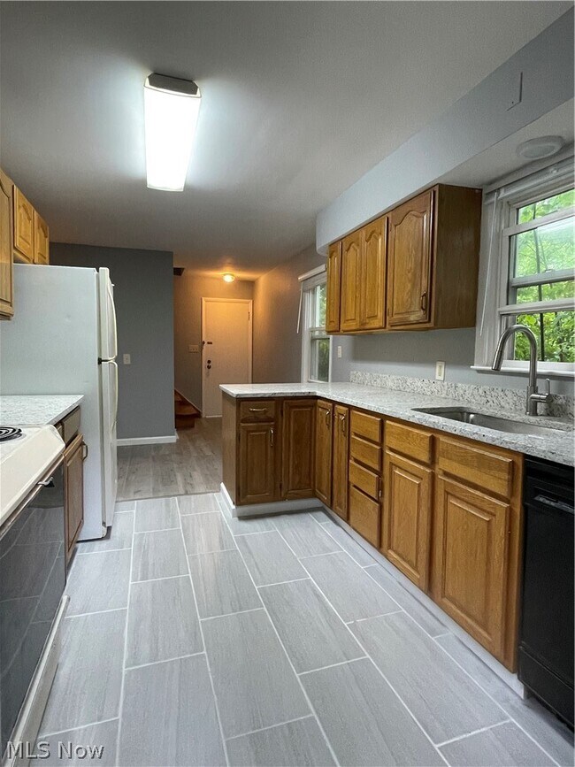 Photo - 1399 Barlow Rd Unit 3