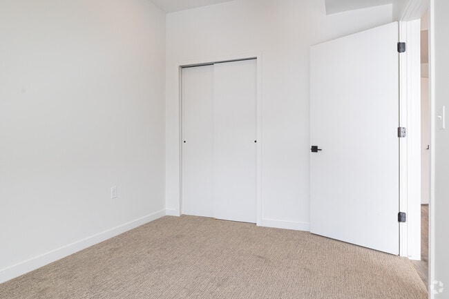 1BR, 1BR - 624SF - Bedroom