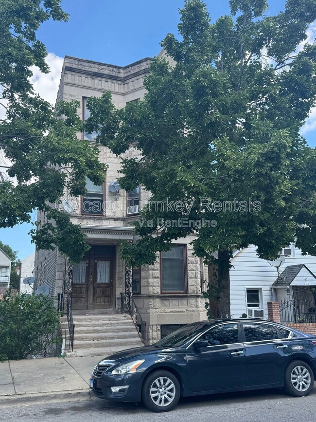 Photo - 2320 W 23rd St Apartment Unit 1
