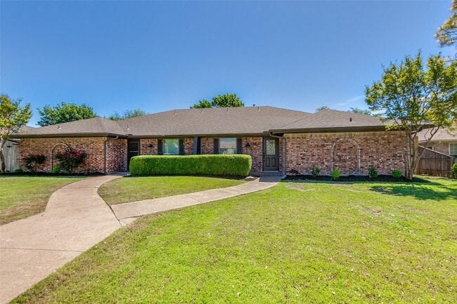 Photo - 2822 Clear Springs Dr