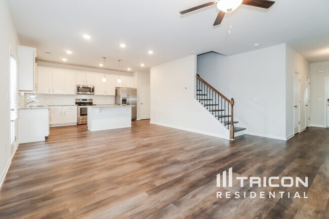 Photo - 2937 McKenzie Dr