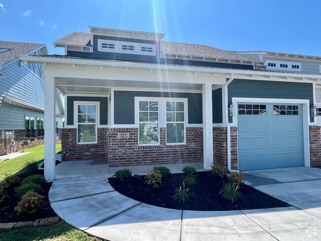 Building Photo - Large 1 Bed, 1 Bath in Beautifully Well-Ma... Rental