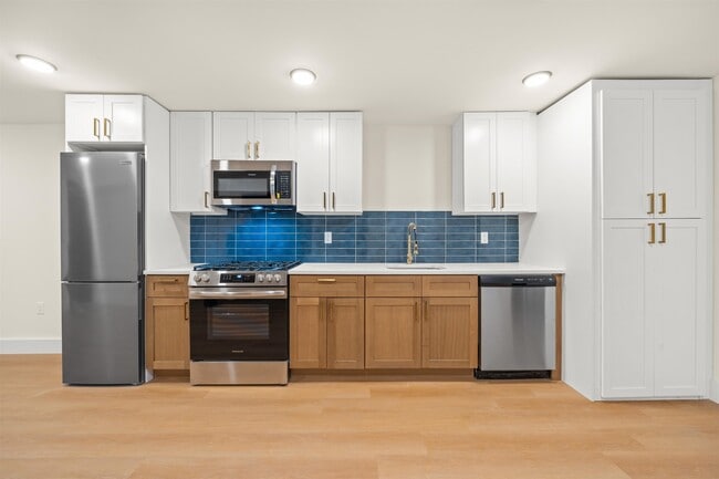 Building Photo - 14 Westervelt Pl Unit 2