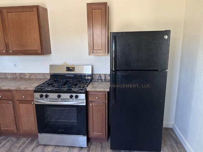 Photo - Freshly Remodeled 2 Bedroom 1 Bath Home for Rent
19 W Michigan Dr Unit A,Tucson, AZ 85714
$950 / ... Unidad A
