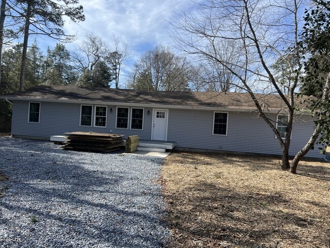 Building Photo - 2 E Katherine Ave