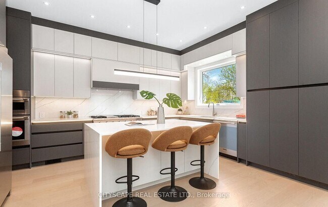 Photo - 55 Adanac Dr