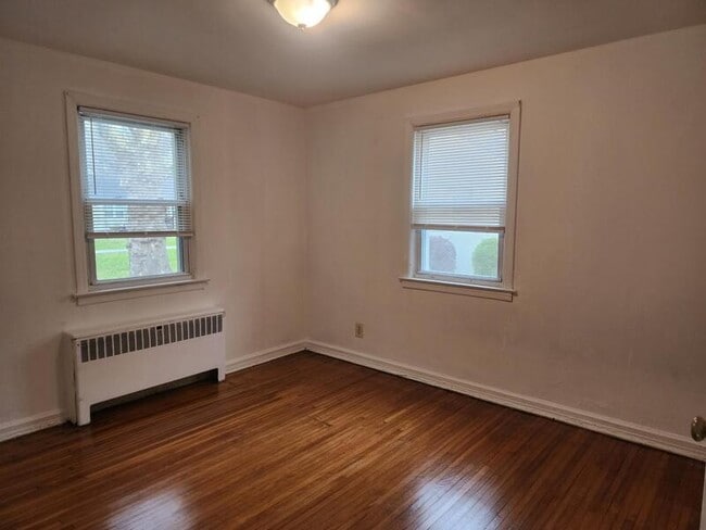 Photo - 2 Springwood Cir