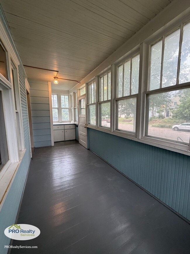 Photo - Charming 3 Bedroom Home