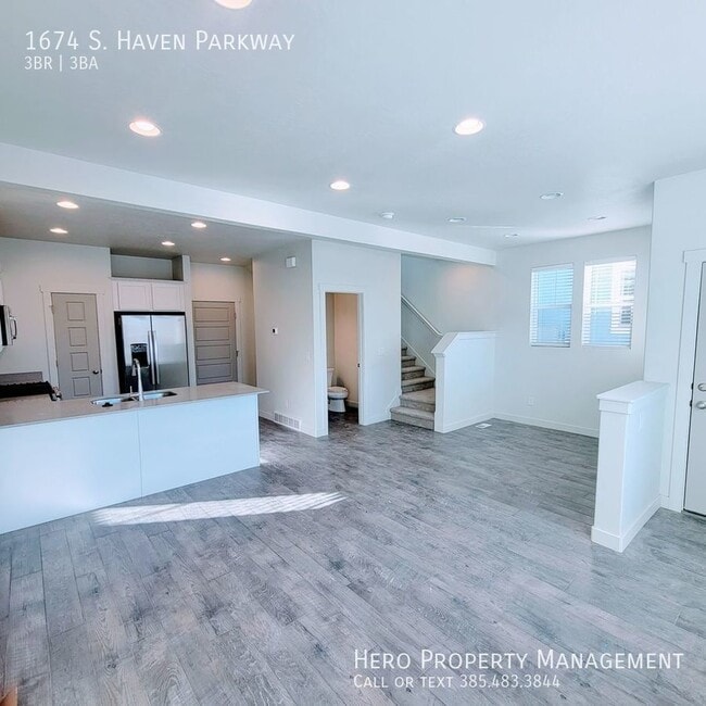 Photo - 1674 Haven Pkwy