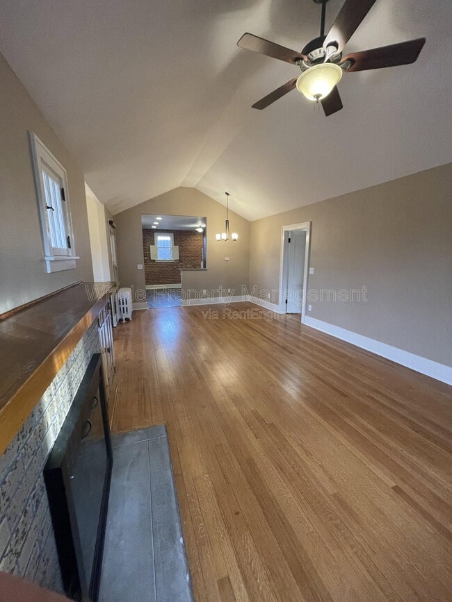 Photo - 4290 King St