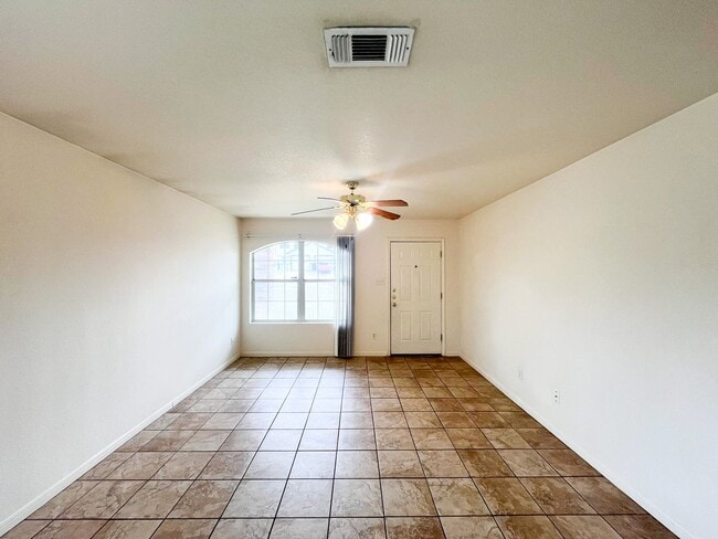 Photo - 3807 Wind Ct Unit B