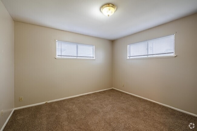 2BR, 1BA - 800SF