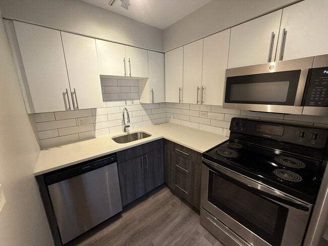 Photo - 744 W Gordon Terrace Unit 304