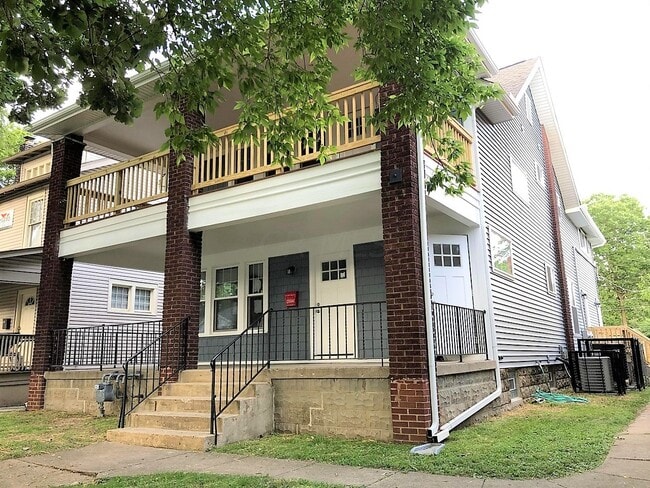 Photo - 1594 N 4th St