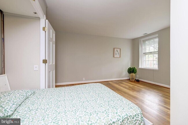 Photo - 3420 38th St NW Unidad D418