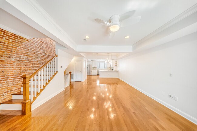 Photo - 1505 Spring Pl NW