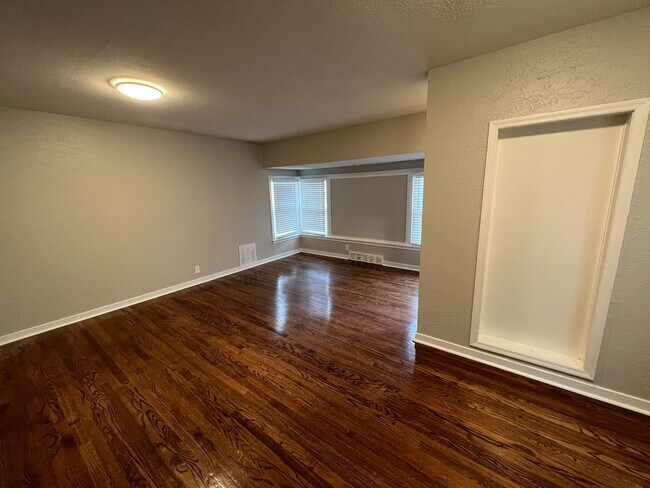 Photo - Fully Remodeled 2 Bed 1 Bath!!