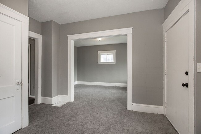 Photo - 4 BED 1 BATH SINGLE FAMILY HOME IN CLEVELAND!