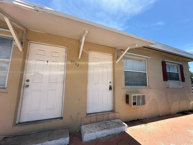 Photo - 1942 Thomas St