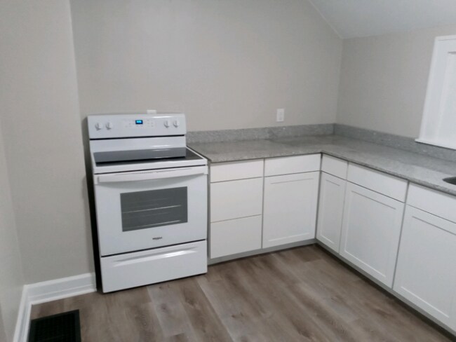 Photo - 1045 Walnut St