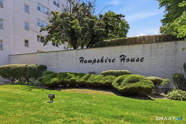 Building Photo - 889 Farmington Ave Unit 3K