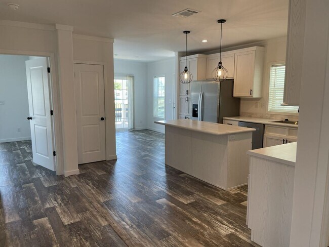 5652 Blue Harbor Dr