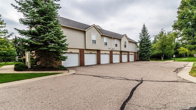 Photo - 3106 Chesapeake Cir