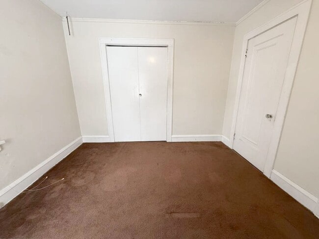 Building Photo - 18231 Winslow Rd Unit Down