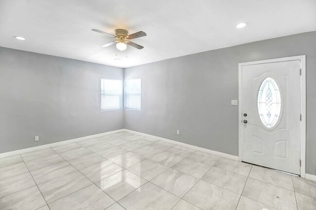 Photo - 4846 Doane Ave Unit A