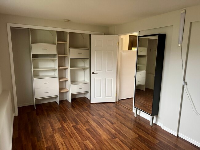 Building Photo - 27 Florida Ave Unit 1 Bedroom Apartment