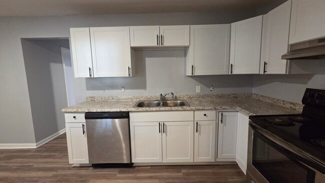 Photo - 305 Stevenson St