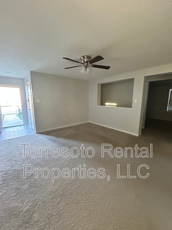 Photo - 5910 Sandy Lake St