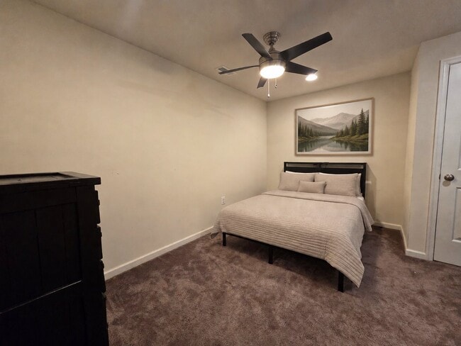 Photo - 5037 Kennel Ln Unidad 1