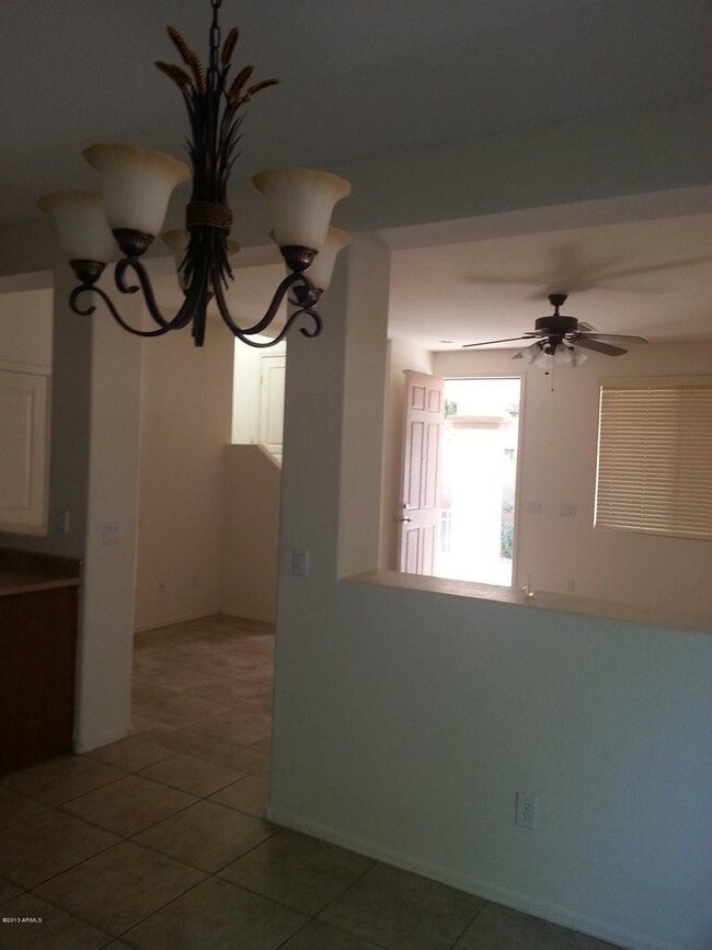 Photo - 66 E Catclaw St