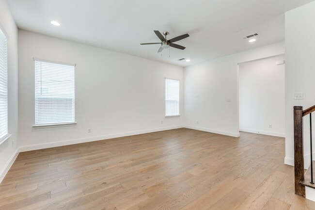 Photo - Modern 3 Bedroom / 2.5 Bath Townhome in Fo...