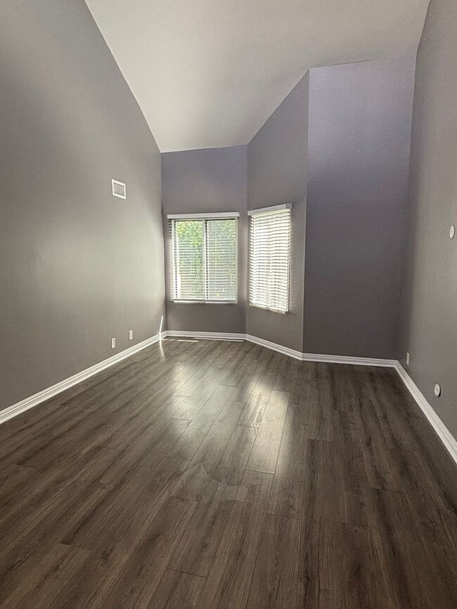 Photo - Two Masters Plus Loft Updated Condo in Long Beach