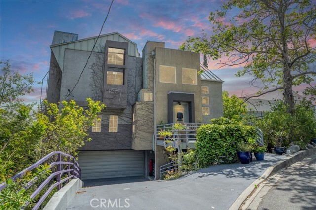 Building Photo - 1667 Gladys Dr Rental