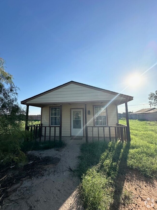 Building Photo - Studio House For Rent ASAP!