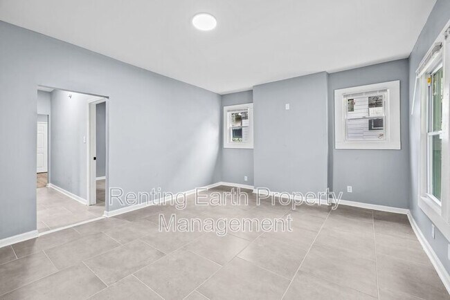 Photo - 317 11th St SW