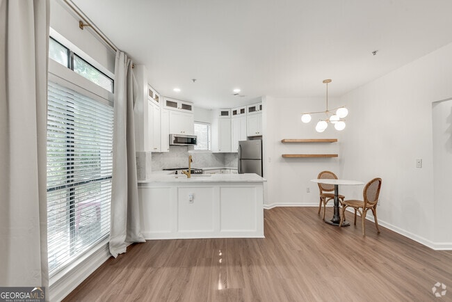 Building Photo - 821 Ralph McGill Blvd NE Unit 3141 Rental